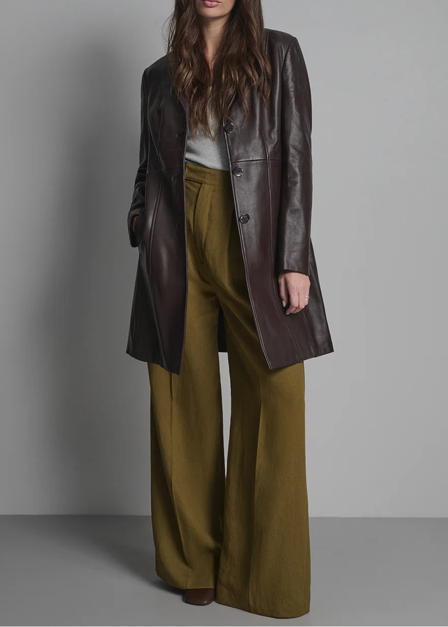 The noir trench coat